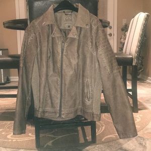 Chic Brown leather jacket